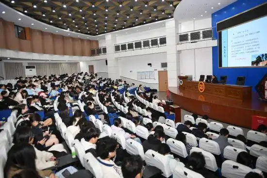 诗与山水的千年相拥 安徽名人大讲堂在安师大开讲