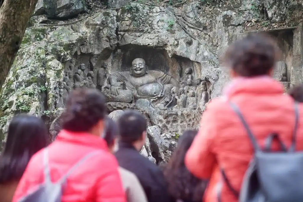镜头内外｜灵隐寺免门票首日，约满！