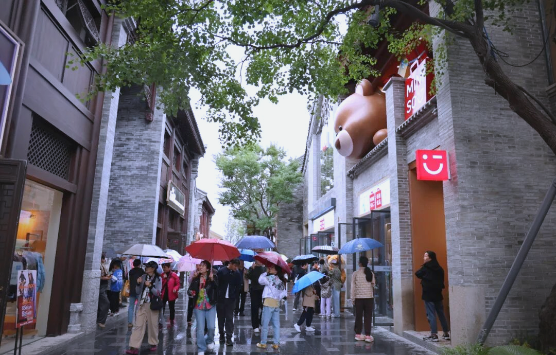 免费逛！郑州这9条特色街区，值得反复打卡→