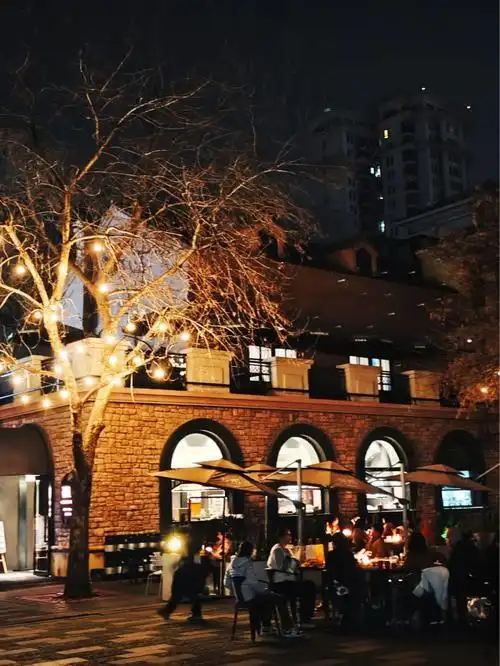 免费逛！郑州这9条特色街区，值得反复打卡→