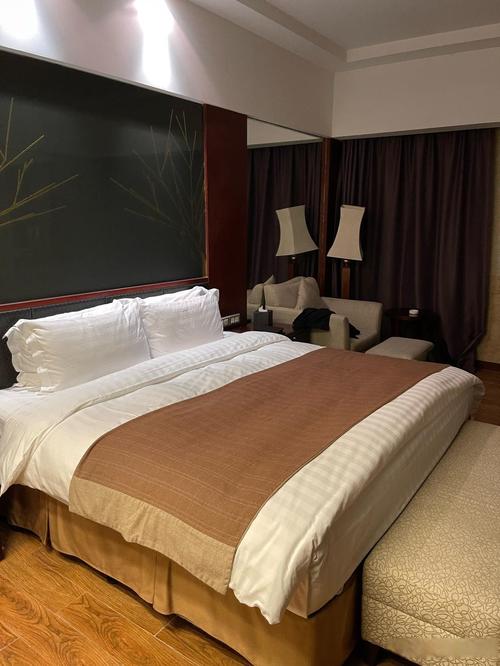 1.2万一晚的酒店，都是谁在住？