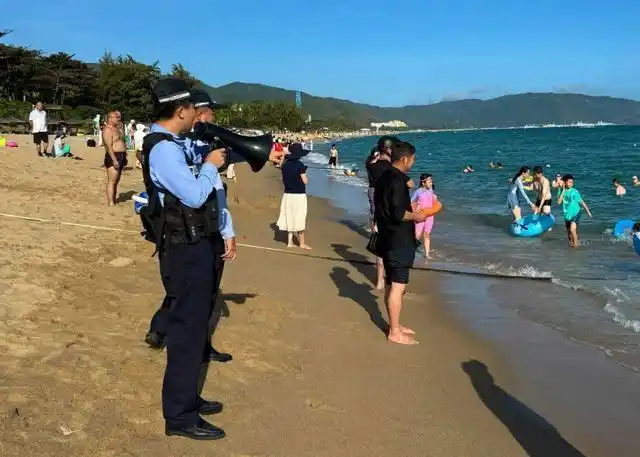 「平安过大年」三亚亚龙湾海岸派出所：用心织就景区安全网