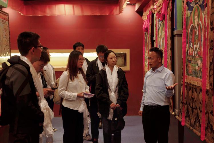 西藏科普专家报告团走进林芝