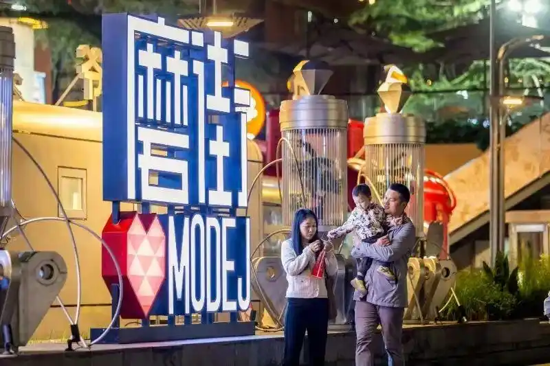 郑州这9个超火街区你逛过吗？公交直达→