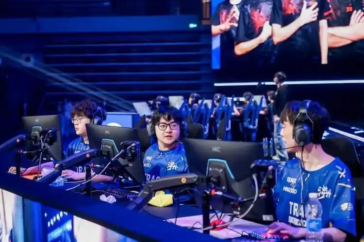 2025上海电竞大师赛开启梦剧场模式：市集、商圈以及秒空的门票