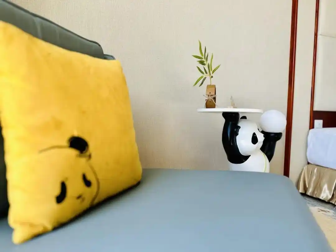 成都“熊猫家园”百家主题民宿酒店12月迎客，文创大赛佳作同步亮相