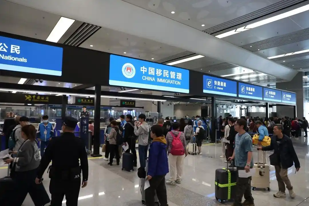 南沙邮轮母港开启新航季，首航3700名旅客顺畅通关