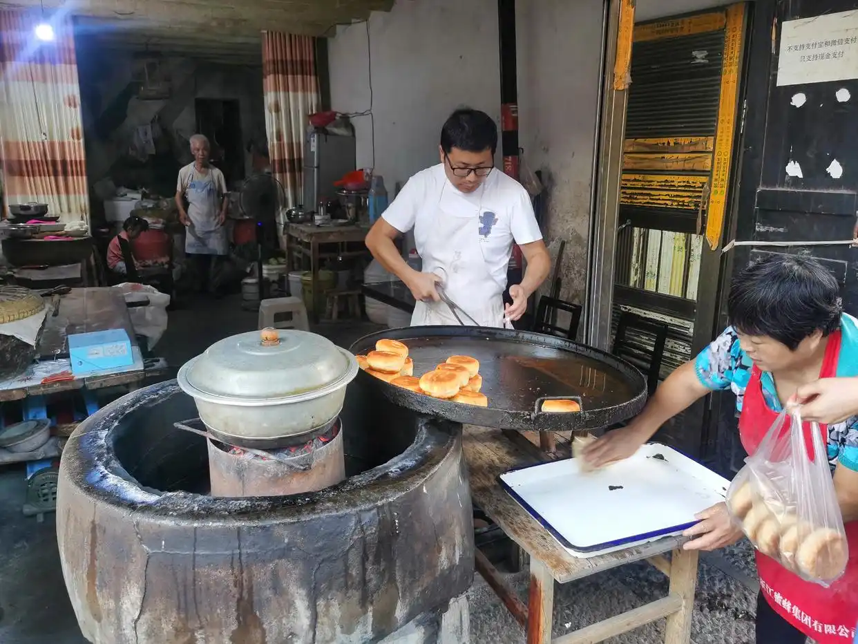 “国庆”+“中秋”，六枝岩脚古镇百元自助游攻略