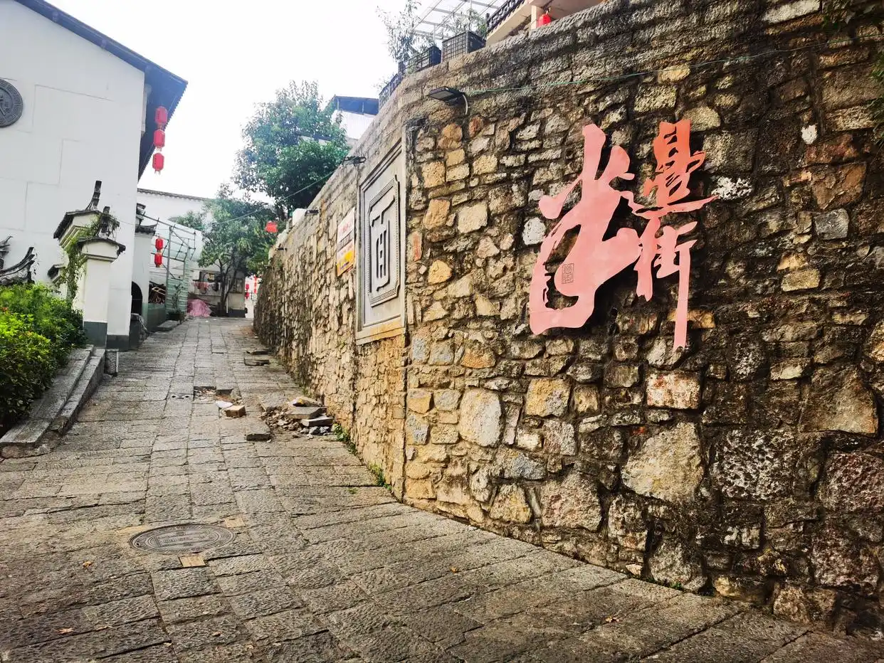 “国庆”+“中秋”，六枝岩脚古镇百元自助游攻略