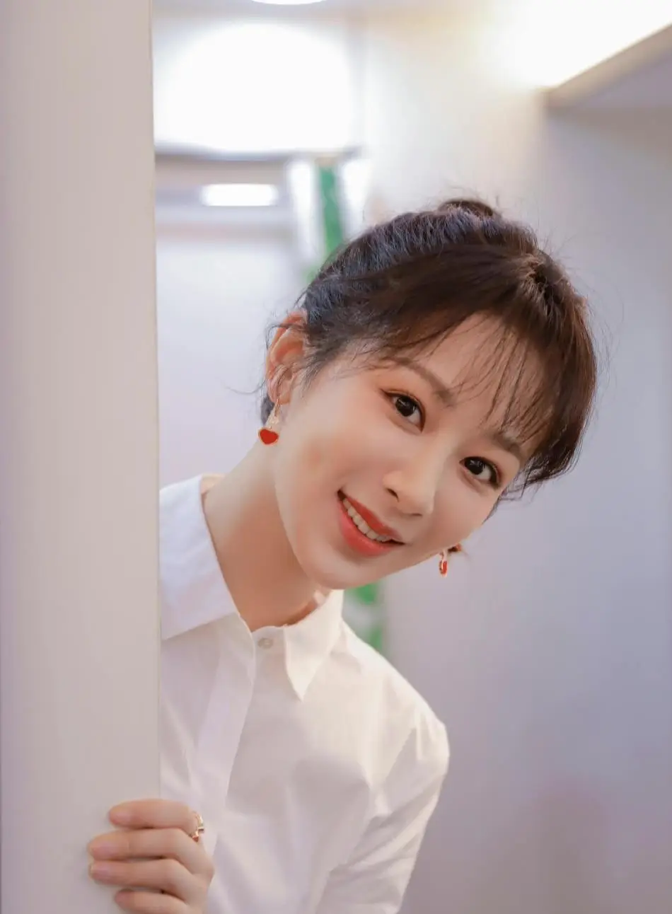 陪玩陪睡只是冰山一角？继向太后，周杰再曝潜规则，连杨紫也遭殃