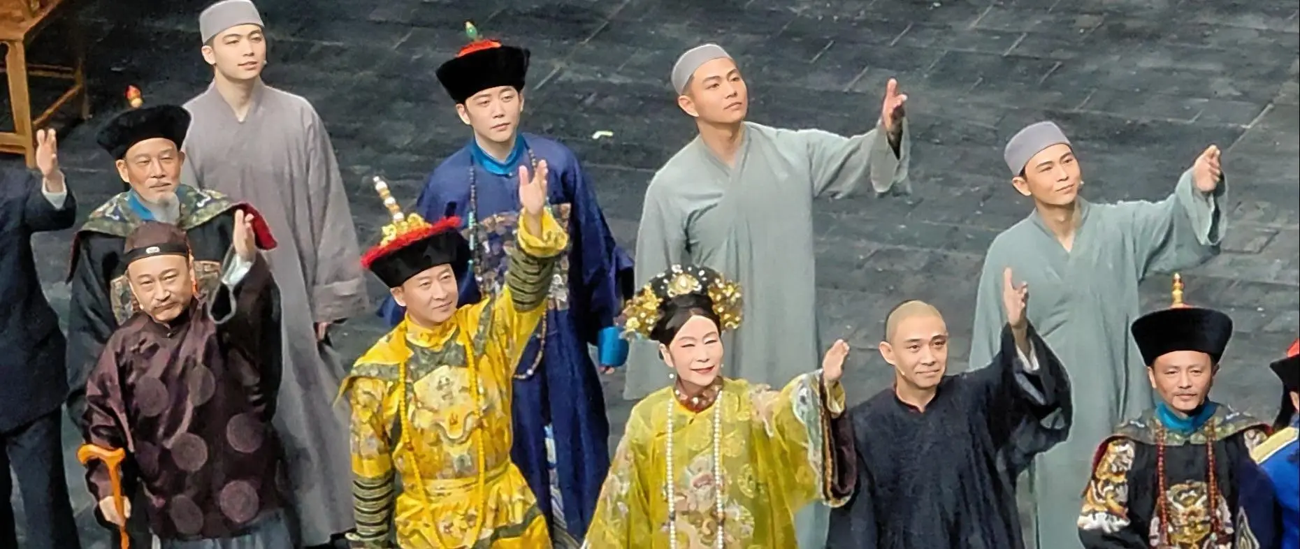 陪玩陪睡只是冰山一角？继向太后，周杰再曝潜规则，连杨紫也遭殃