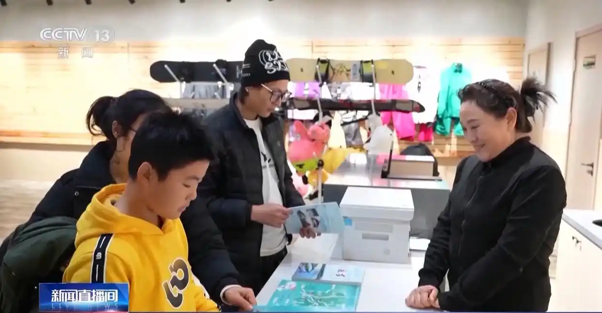 视频丨周末去哪玩？雪场“不打烊” 冰雪文旅一路畅游→