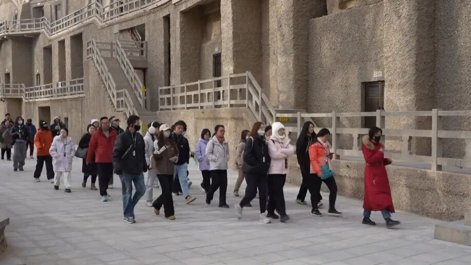 敦煌冬春旅游政策利好 莫高窟迎来淡季里的“热体验”