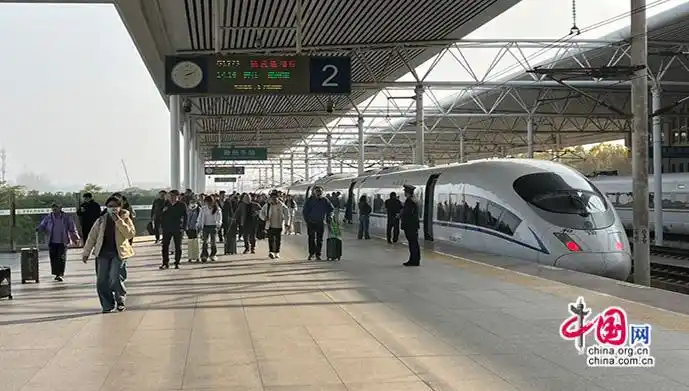 铁路服务持续升级：“走得了”变“走得好”