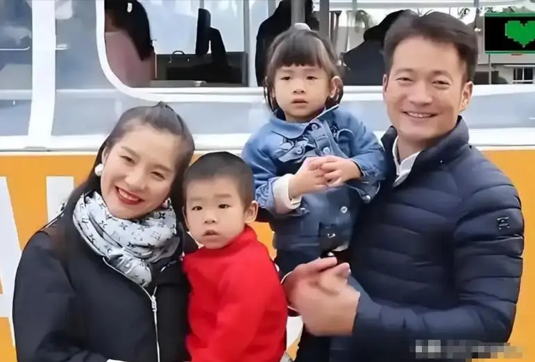 陪玩陪睡已经过时，转移财产、婚内移情，各玩各的阴暗面彻底曝光