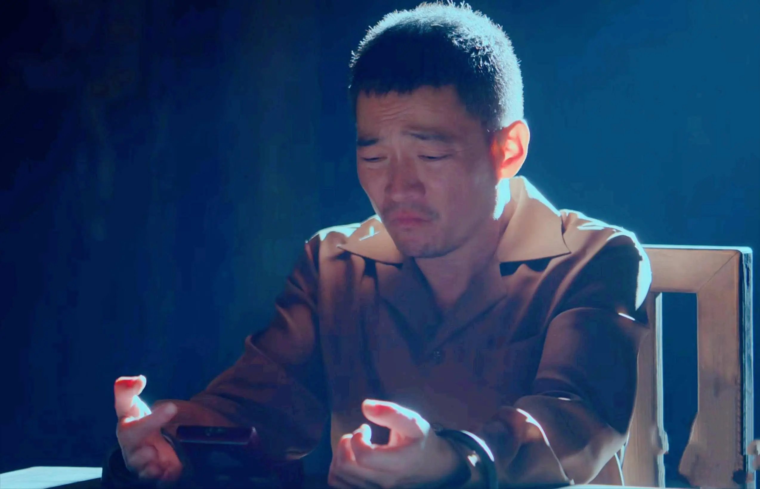 陪玩陪睡已经过时，转移财产、婚内移情，各玩各的阴暗面彻底曝光