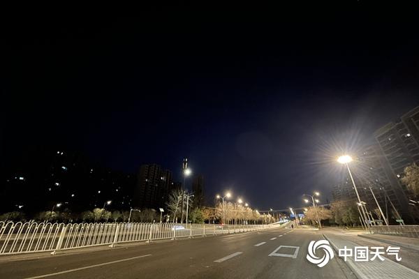 北京今起气温逐渐下降 明天将迎今冬首场明显降雪全天冰冻