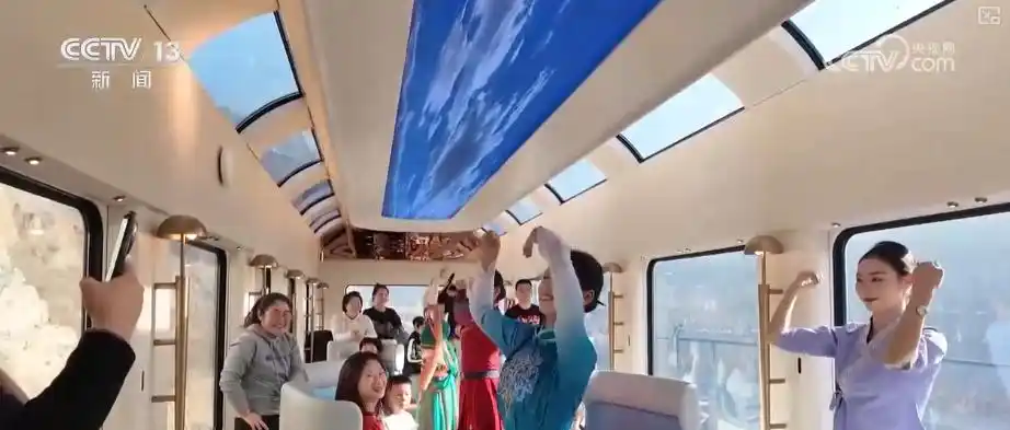 一条列车串联起两头冰雪资源 便捷交通让周末“冰雪游”触手可及