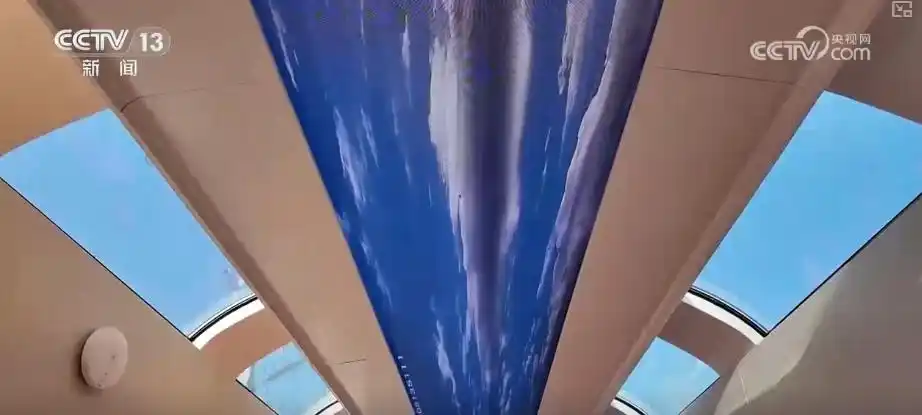 一条列车串联起两头冰雪资源 便捷交通让周末“冰雪游”触手可及