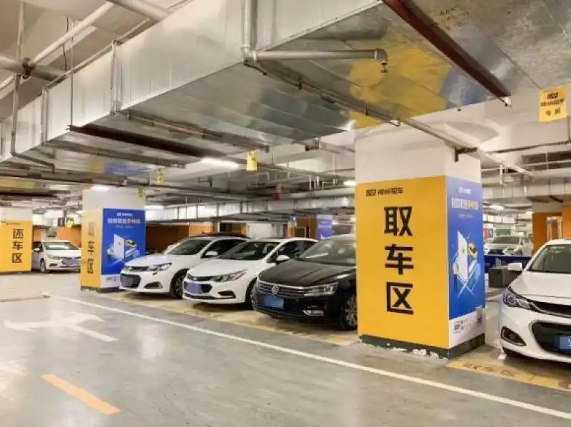 春节假期租车市场火热，豪华车成年轻人首选｜新春走基层