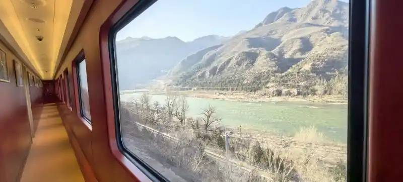 瓣瓣同心｜告别“空白旅途” 承载周末美好 星光旅游专列带来京津冀“慢旅”新体验