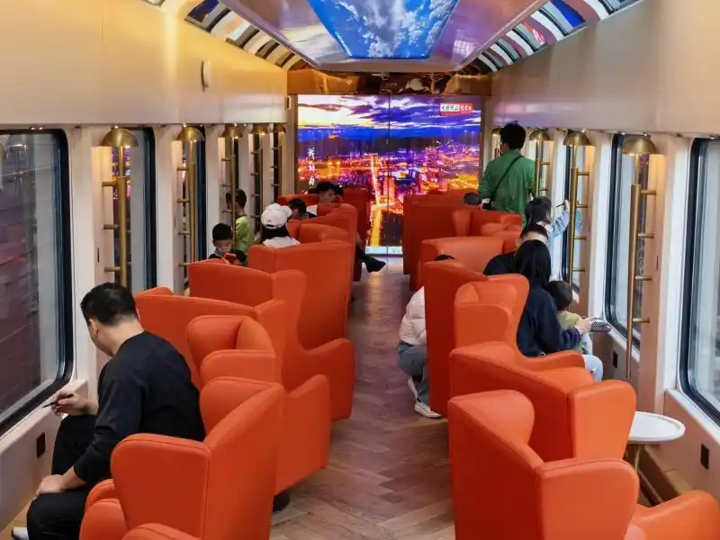 瓣瓣同心｜告别“空白旅途” 承载周末美好 星光旅游专列带来京津冀“慢旅”新体验
