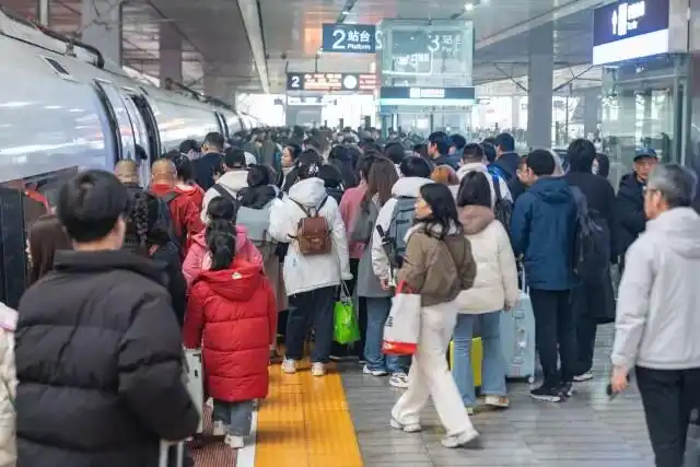 12月25日、26日，长沙南站加开至韶山南列车