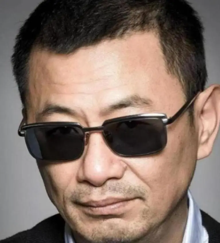 陪玩陪睡仅开胃菜！拳头塞嘴、组团开嫖，周迅遭殃阴暗面彻底曝光