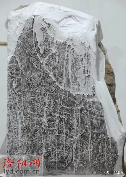 龙门石窟三宝标 丝绸之路上的文化交融印记