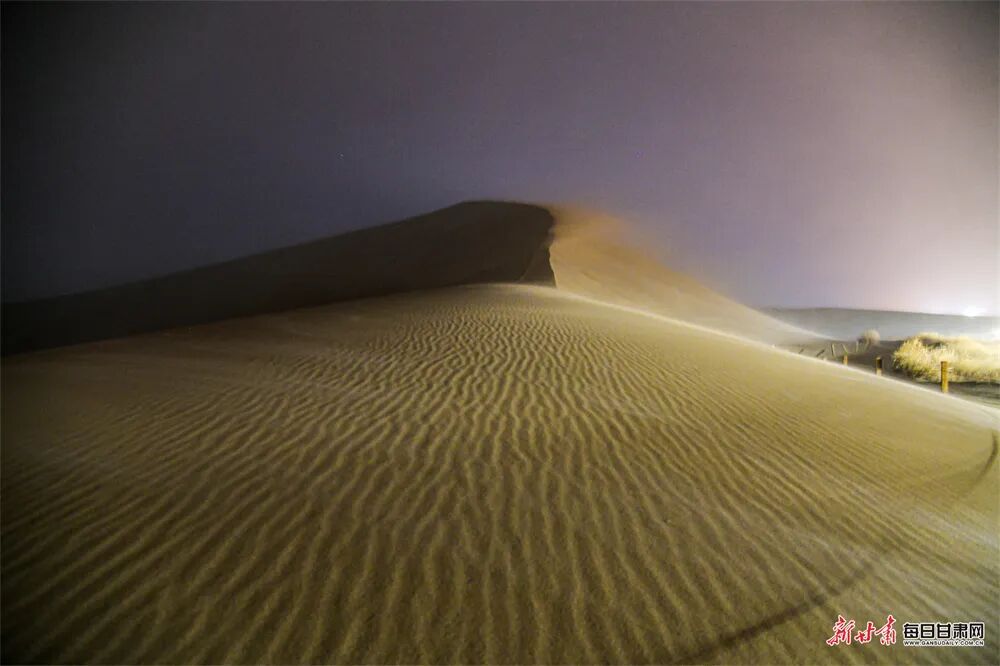 【镜观陇原】敦煌沙雪交融演绎大漠极致浪漫