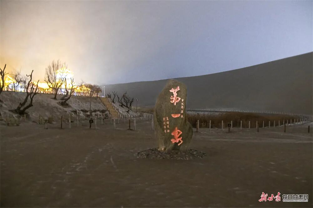 【镜观陇原】敦煌沙雪交融演绎大漠极致浪漫