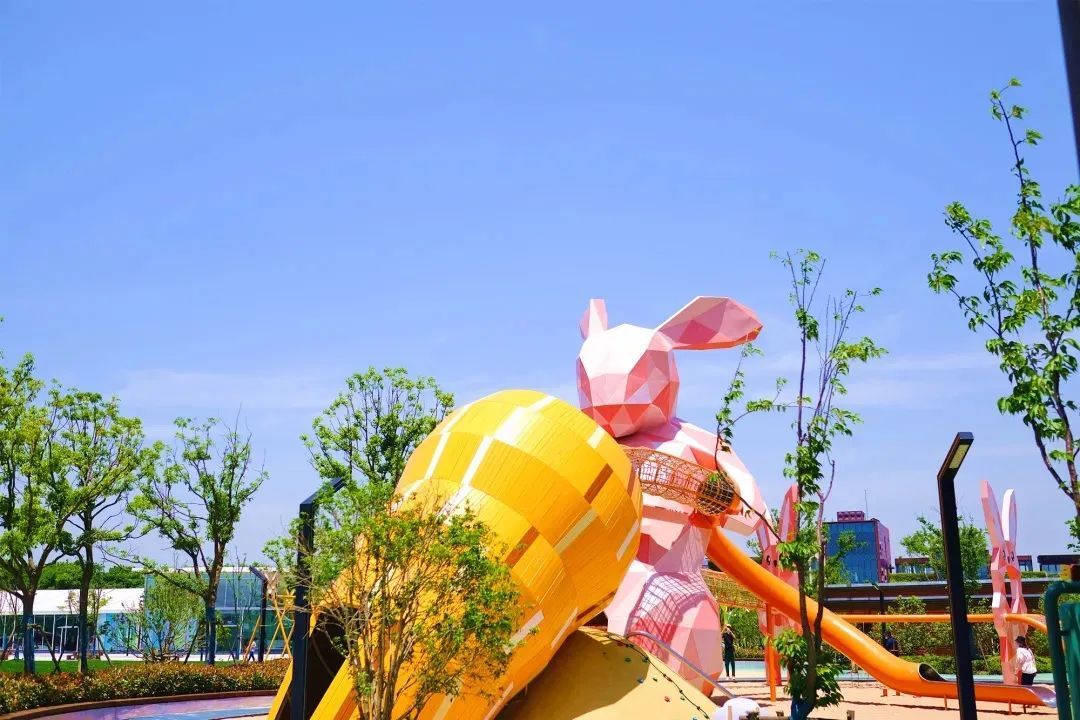 去游乐园玩吧！享受难得的室外童趣时光