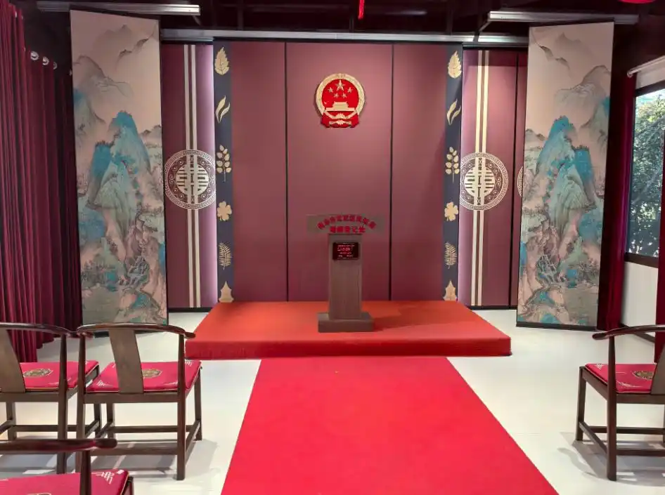 这里领结婚证还能拍浪漫婚纱照，跨省新人扎堆来→