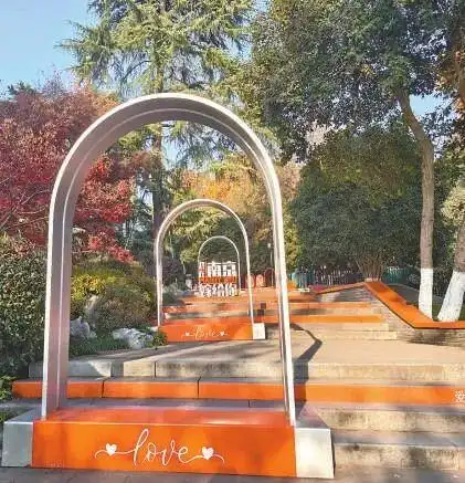 这里领结婚证还能拍浪漫婚纱照，跨省新人扎堆来→