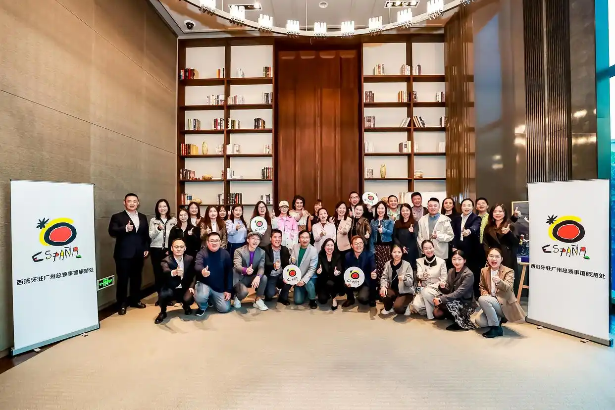 西班牙国家旅游局：“春节”申遗成功，欢迎中国游客也去游览西班牙非遗