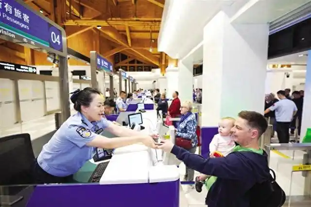 「寅时 18日3∶00-5∶00」见证开放新序章 海口美兰机场迎封关后第一批境外航班