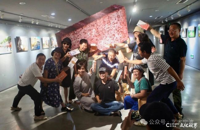 从宁波到平遥，《一块砖》再获大奖！徐建东以朴素物象叩问当代城市化