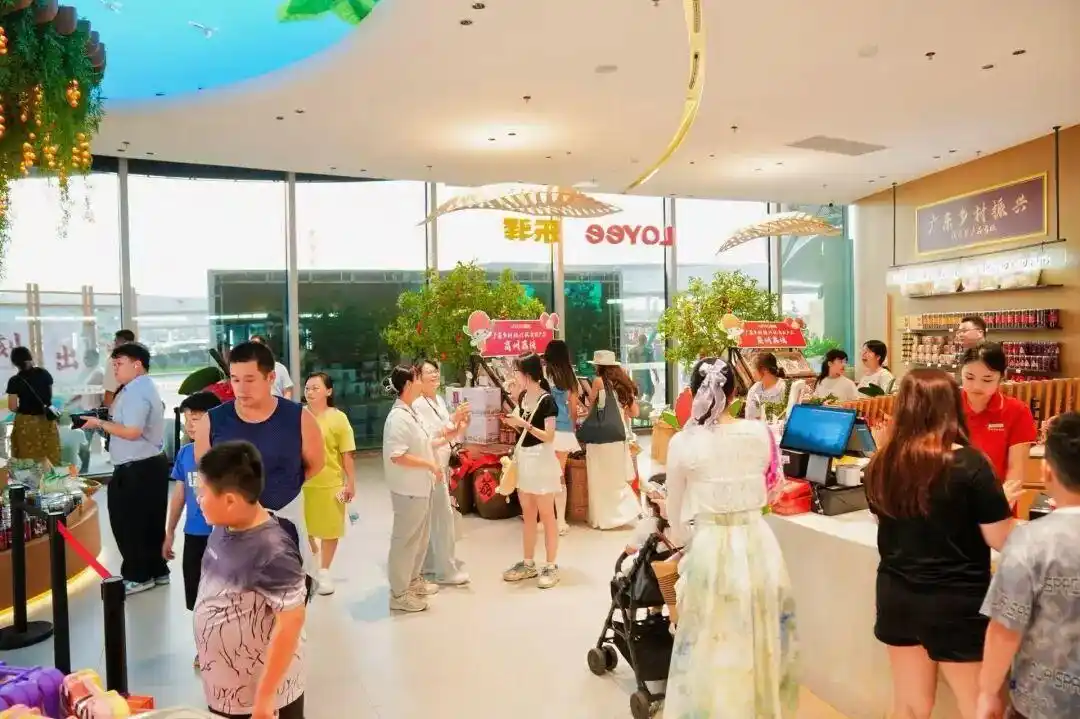 自驾游新玩法！广东服务区变身“打卡地”