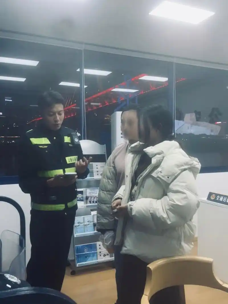 买了“两江游”船票登船被拒？执法人员：切记核对船票，避免走错码头