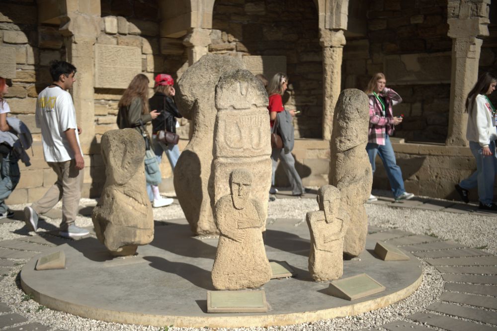 年终报道丨说走就走 拿起护照去旅行