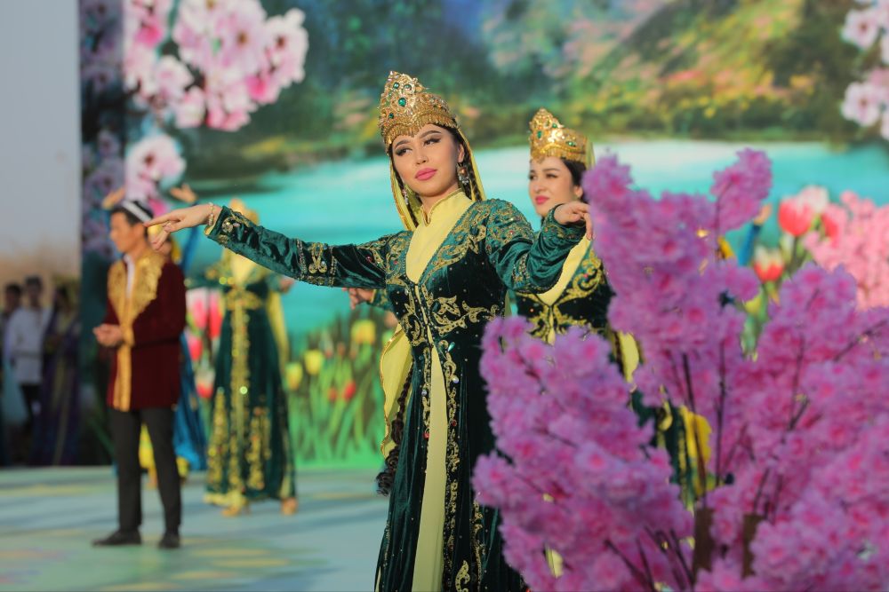 年终报道丨说走就走 拿起护照去旅行