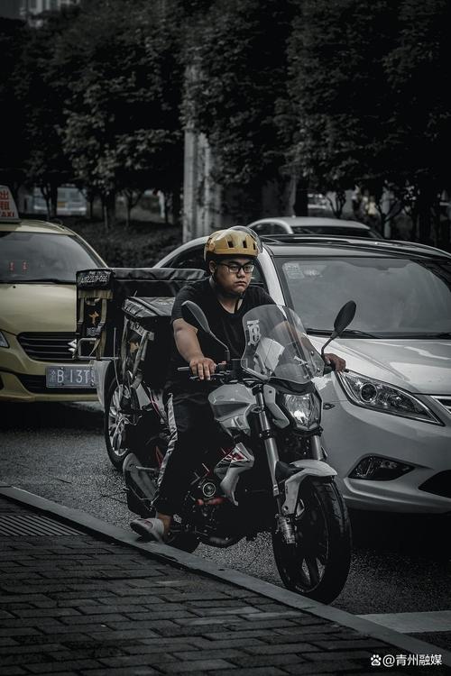 拍小租筑牢骑手租车安全线！合规升级，这些权益保障很贴心！