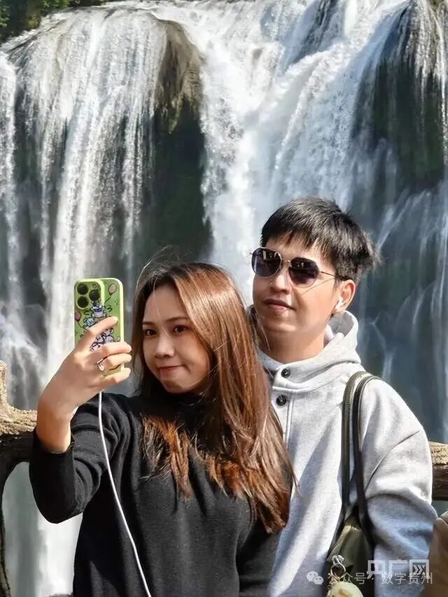 褪去喧嚣显壮阔！初冬的黄果树大瀑布成为游客热门打卡地