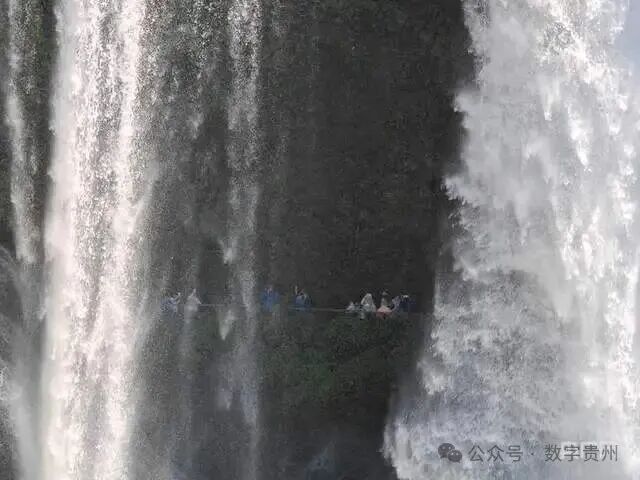 褪去喧嚣显壮阔！初冬的黄果树大瀑布成为游客热门打卡地