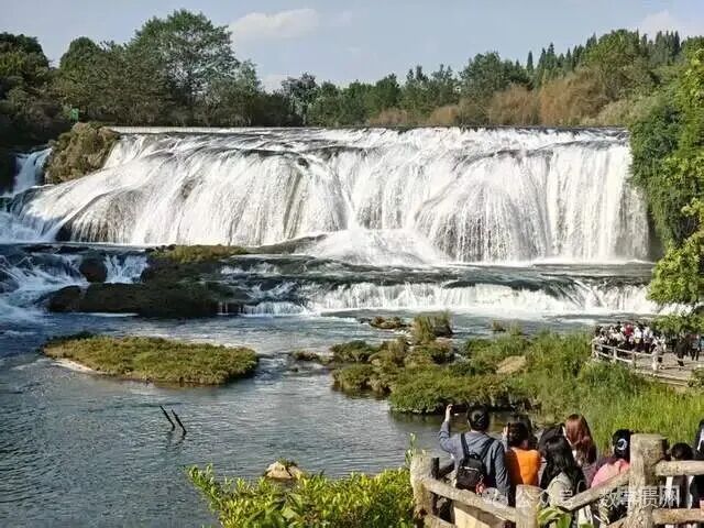 褪去喧嚣显壮阔！初冬的黄果树大瀑布成为游客热门打卡地