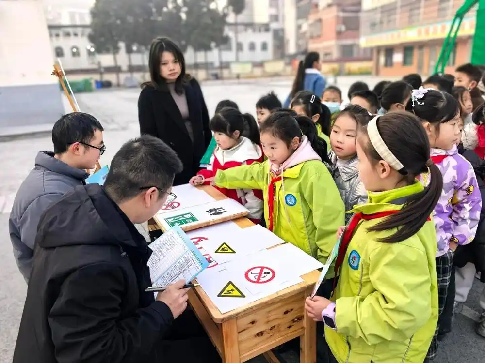 告别纸笔，趣味“闯关”！习水第二小学无纸化情境测评变“素养游乐园”