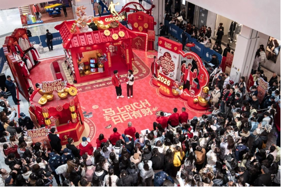 中乔体育「日日有财」活动闪现兰州，吴宇恒惊喜空降点燃“潮力场”