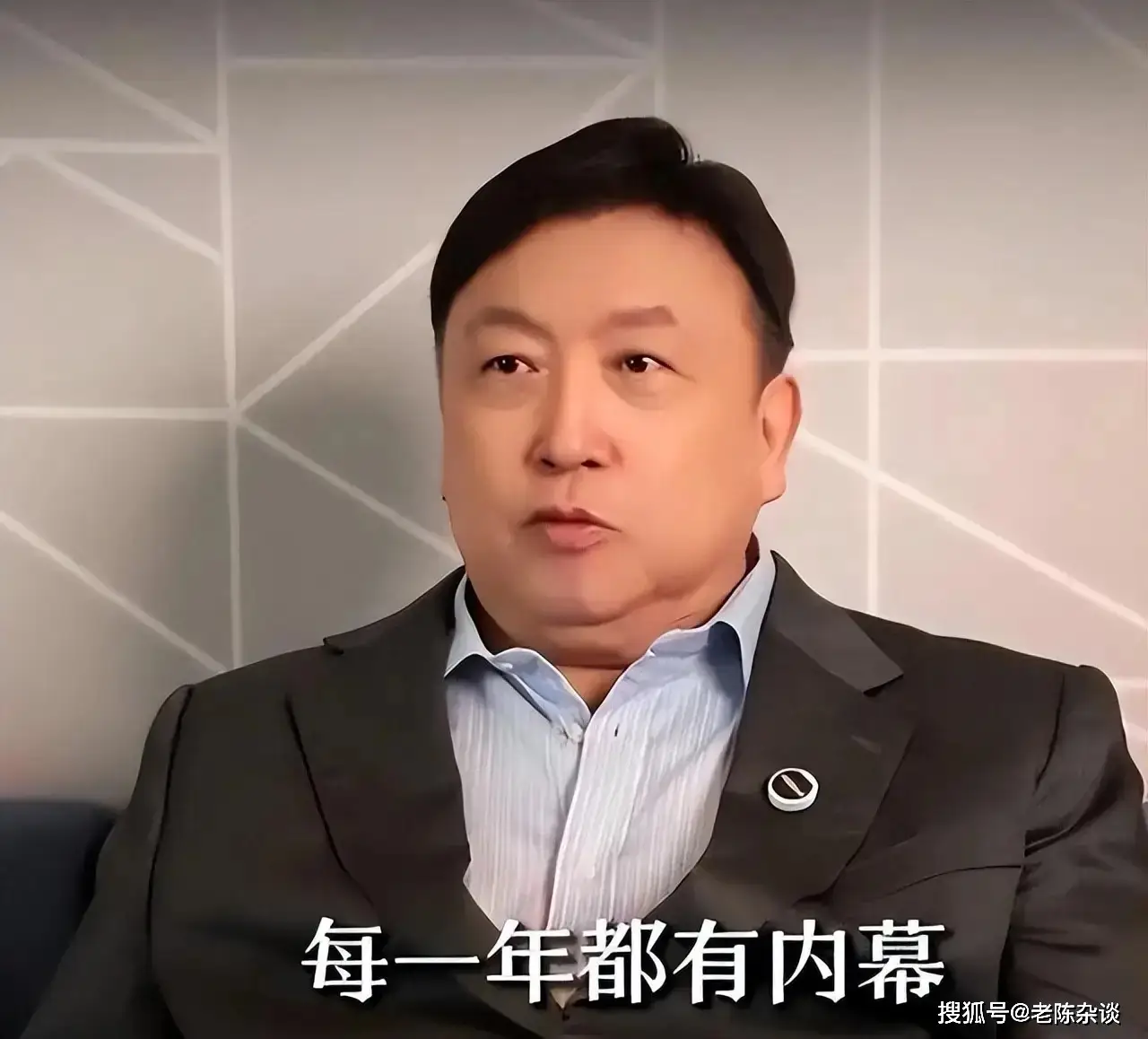 陪玩陪睡只是开胃菜，继白百何后，王晶再曝猛料，易烊千玺遭殃了