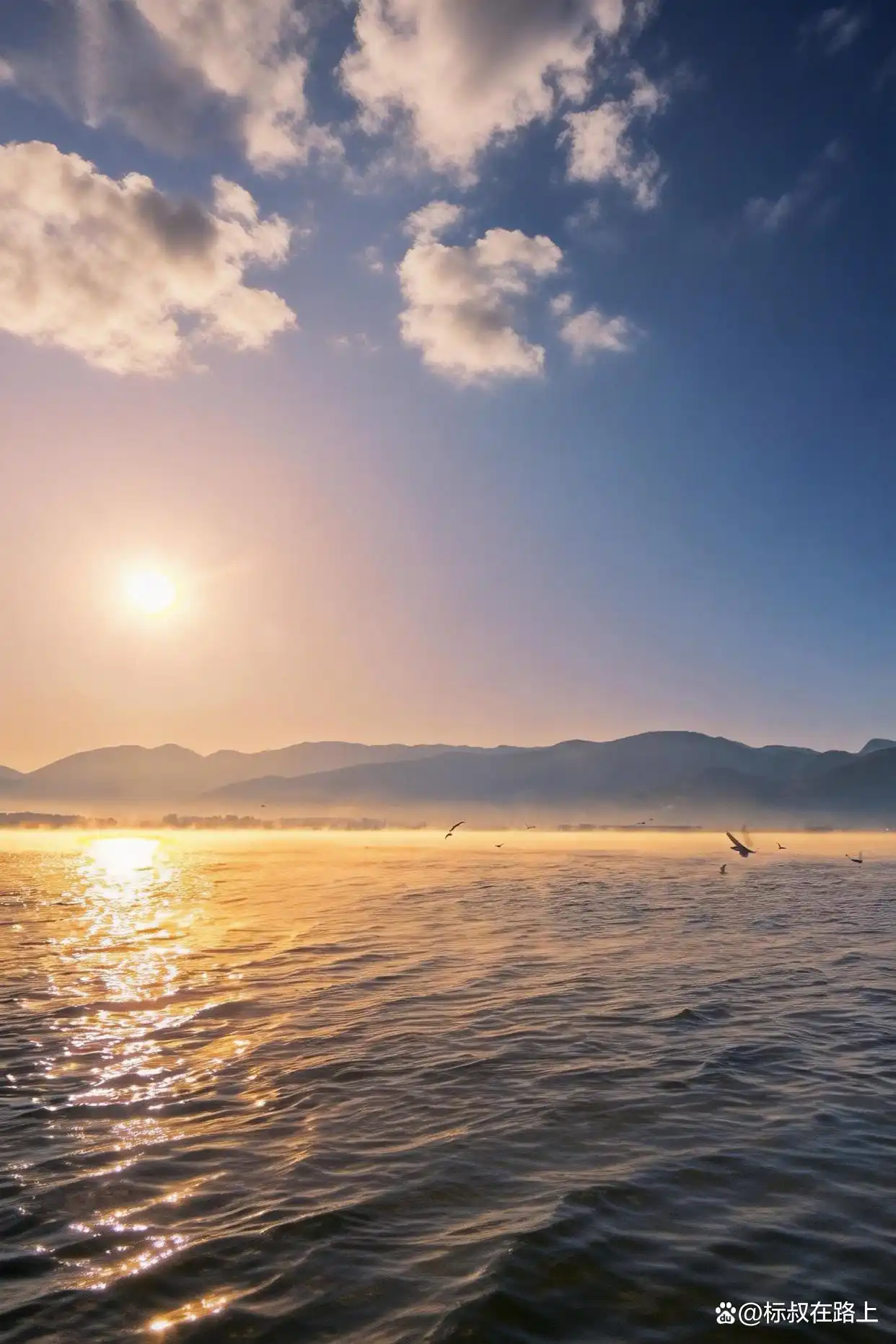 被《国家地理》狂赞的中国最美湖泊，冬天去简直绝了！