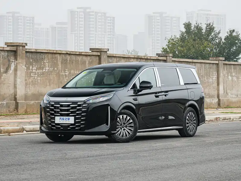 什么样的智能汽车启动电源适合经常自驾游使用？